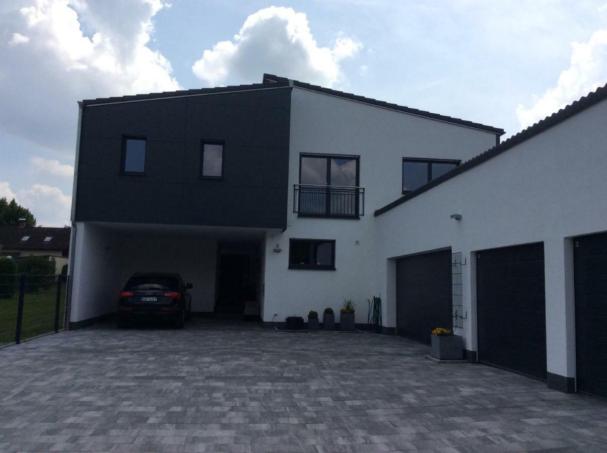 Private Zimmervermietung "Appartement Rosi" Reisbach Eksteriør billede